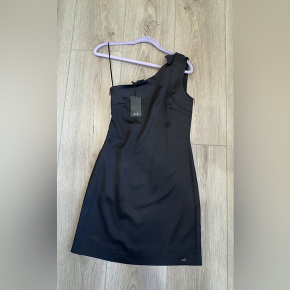 Armani Exchange. Elegant Black One-Shoulder Dress - Picture 5 of 8